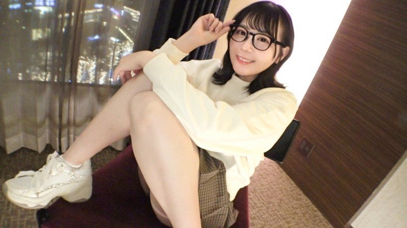 SIRO-5709 "Just watching her is so relaxing! A gentle girl, but a crazy woman who masturbates 5 times a week [Sana, 20 years old] Her awkward cowgirl position is actually good! Intense sex with her plump body clinging to you! [First shoot] Internet...": MGS Video <...